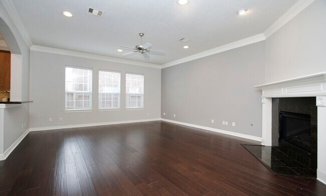 Building Photo - 1515 Olive Park