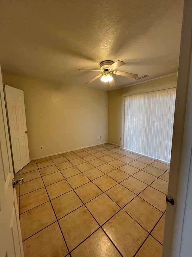 Building Photo - 6068 N Peak Cir