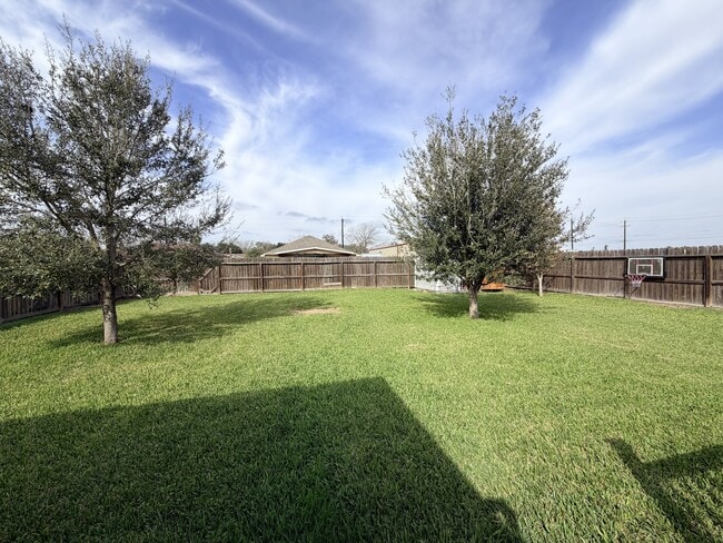 Building Photo - 103 S 4th St