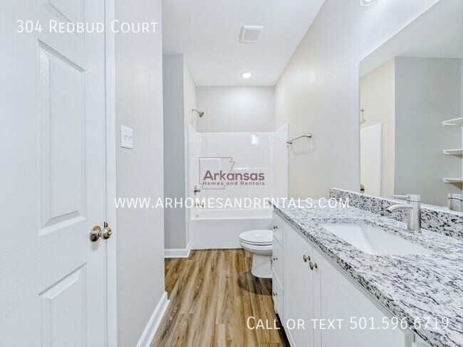 Building Photo - 304 Redbud Ct