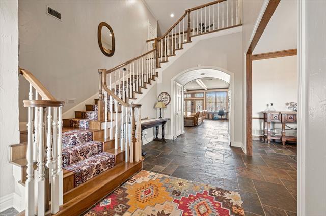 Building Photo - 208 Highpoint Cir