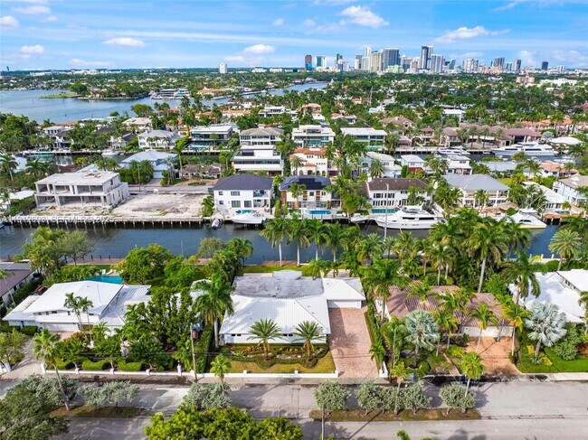 Building Photo - 633 Solar Isle Dr