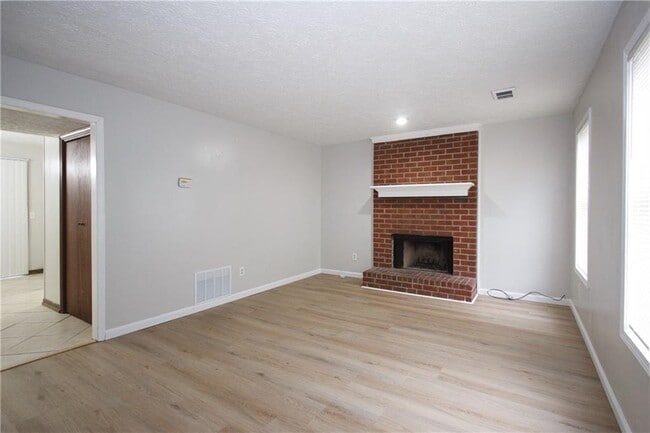Building Photo - 948 Waverly Ct