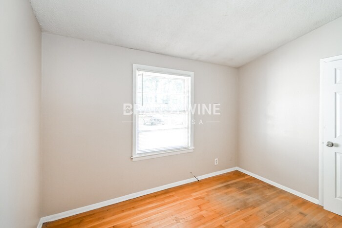 Building Photo - 4825 Cottonwood Rd
