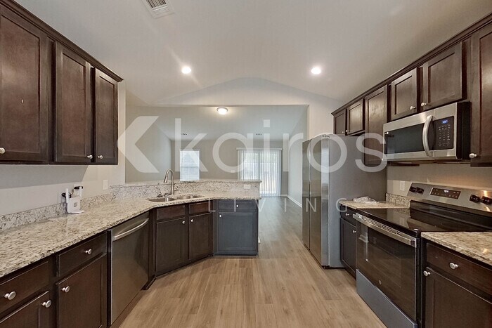 Building Photo - 104 Bluff Rd