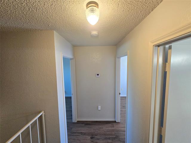 Building Photo - 900 Meadow Cir N