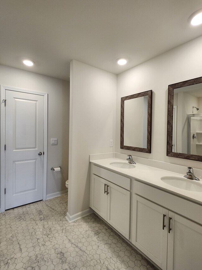 Building Photo - 259 Sunriff CT