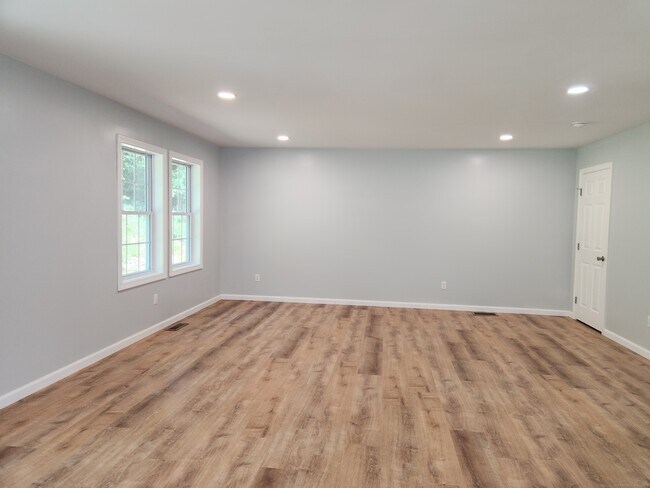 Building Photo - 1642 Highland Ave