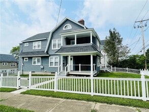 Building Photo - 1222 Hawley Ave