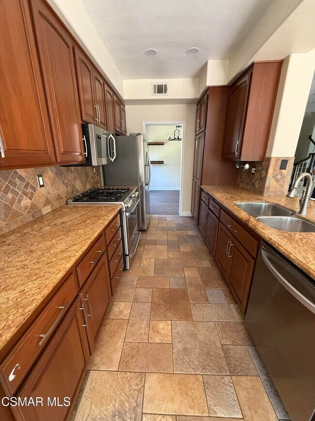 Building Photo - 4017 Havenridge Ct