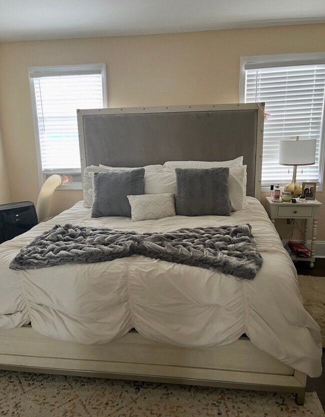 Building Photo - 2653 Madrid St