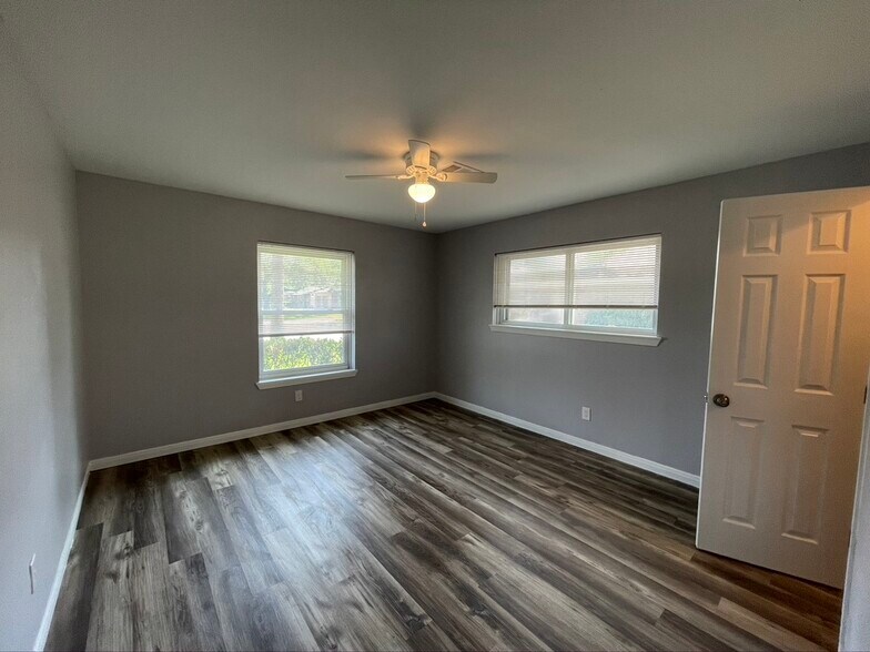 Building Photo - 301 Cypress St