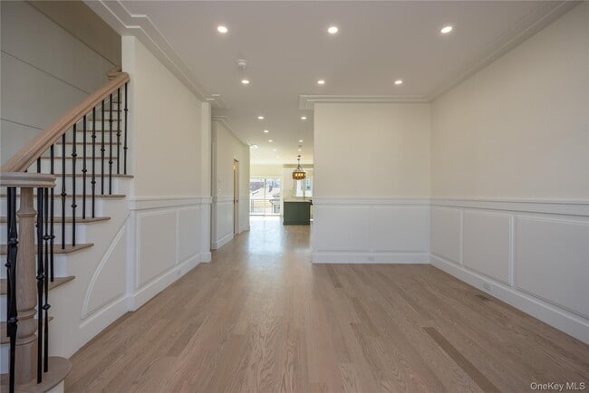 Building Photo - 7 Victoria Ln