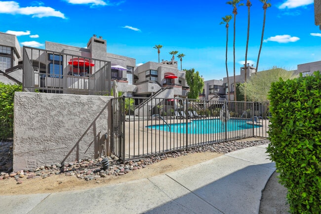 Building Photo - 2601 S Broadmoor Dr