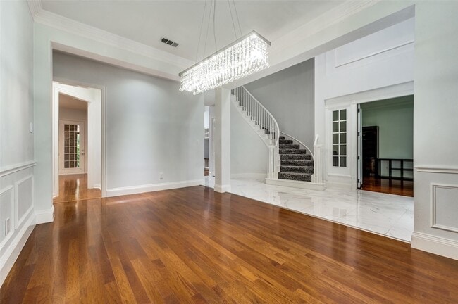 Building Photo - 7444 Primrose Dr