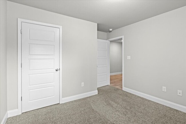 Building Photo - 18401 Elkwood Dr