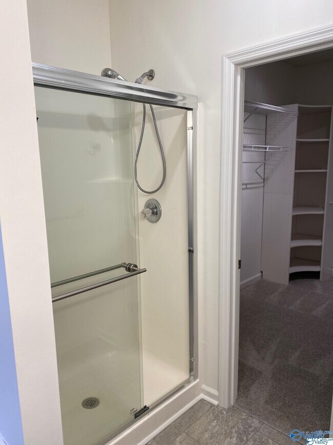 Building Photo - 417 Barrington Hills Dr