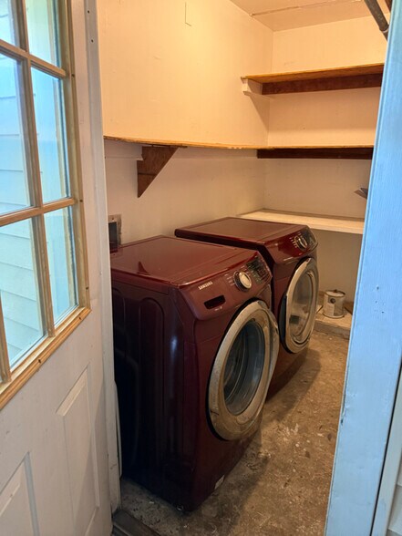 Building Photo - 2225 Loreco St