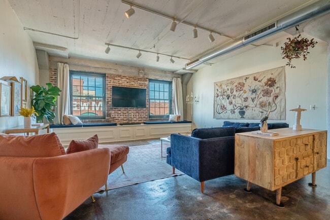 Building Photo - 505 Tennessee St