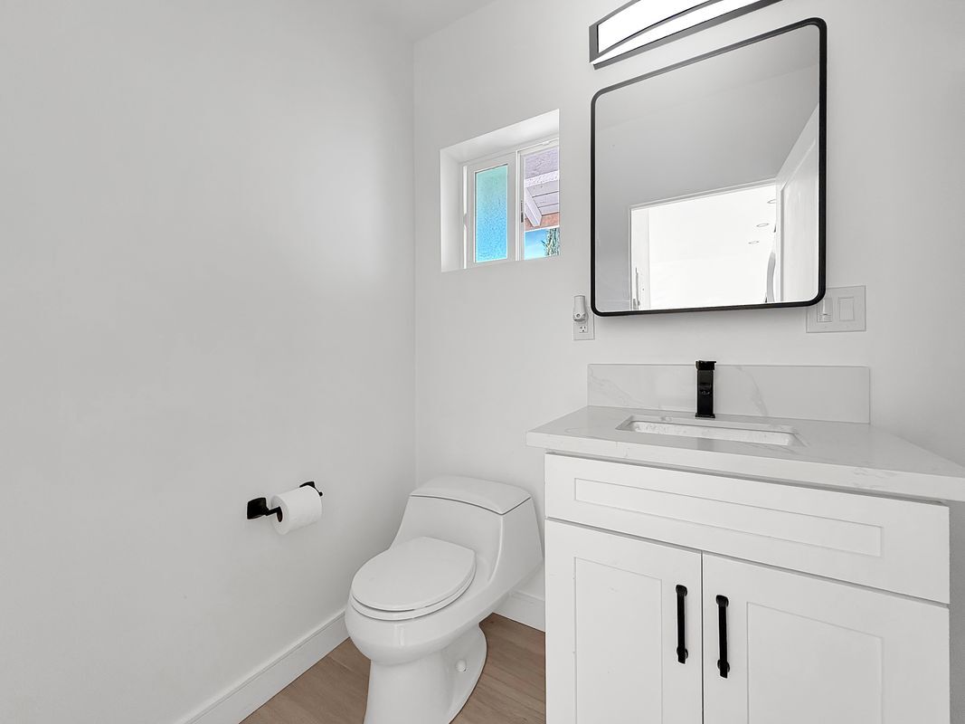 Building Photo - 1273 Donatello St