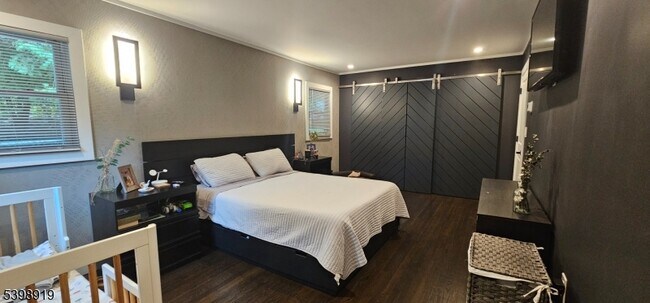 Building Photo - 141 West End Ave