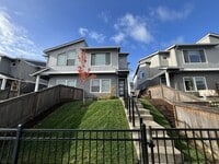 Building Photo - Gorgeous 3BR Home with Open Main Level & Large Primary Suite