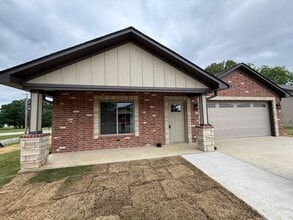 Building Photo - 101 Blue Star