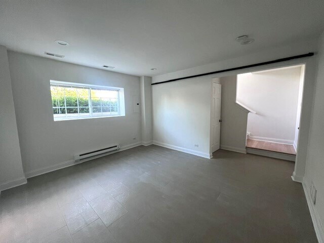 Building Photo - 1716 Windward Dr