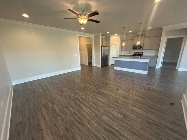 Building Photo - LIMITED TIME DEAL! $350 OFF FIRST MONTH RENT