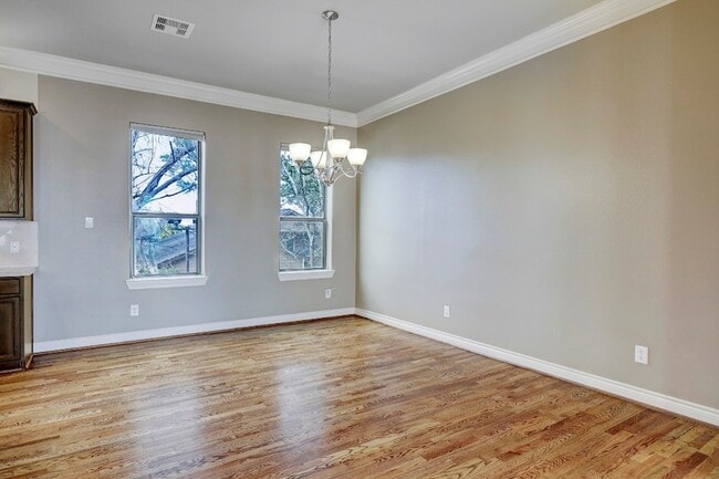 Building Photo - 8906 Lakeshore Bend Dr