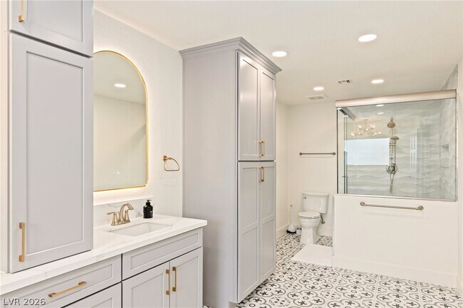 Building Photo - 4045 W Mardon Ave