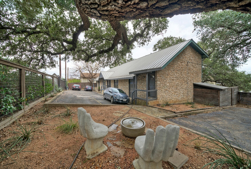 RELAXATION SPACE - 3805 southridge dr