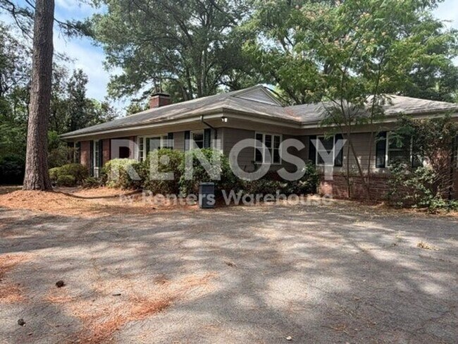 Building Photo - Charming Estate home on almost 2 acres with Duke University Setting