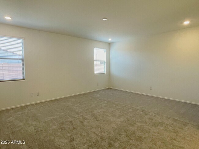 Building Photo - 21133 E Raven Dr