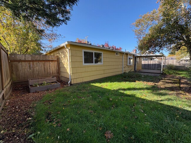 Building Photo - 2835 Pearl St