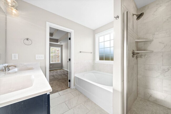 Building Photo - Pet Friendly Three Bedroom!