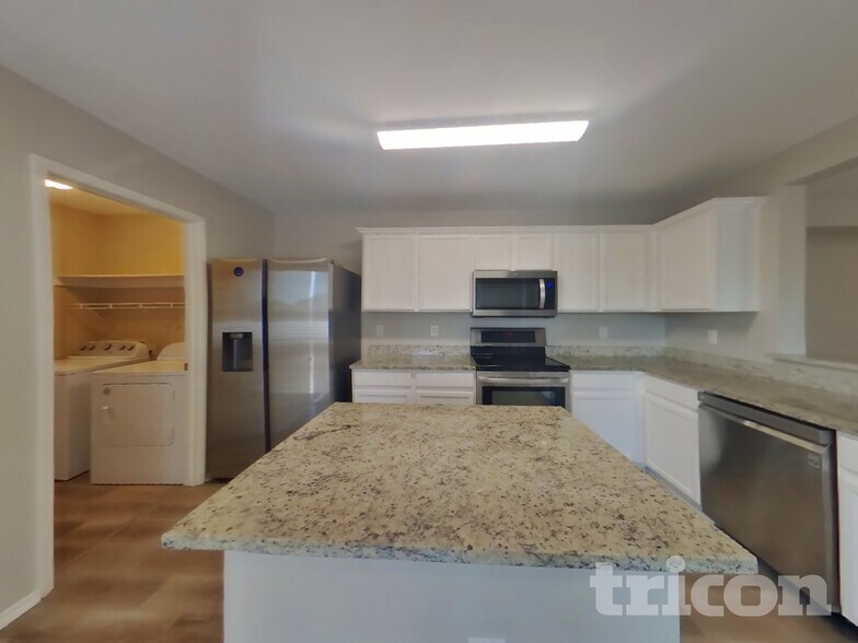 Building Photo - 612 Rockbrook Dr