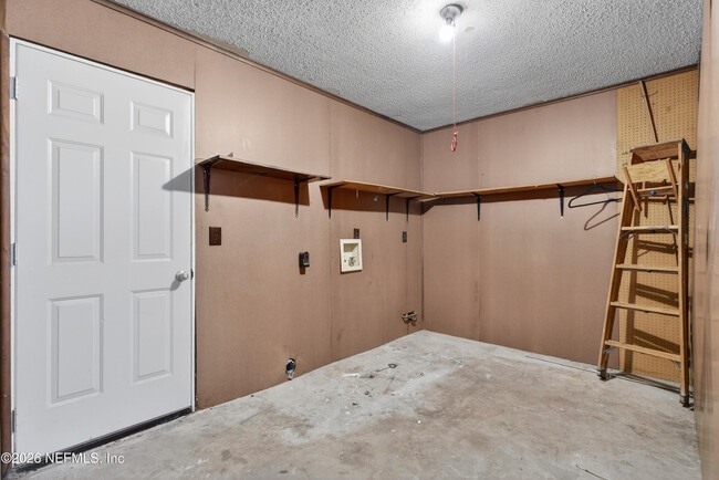 Building Photo - 217 Quince Ct