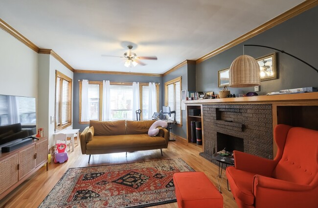 Building Photo - 3414 N Ridgeway Ave