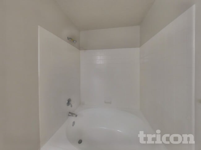 Building Photo - 7807 Encanto Vis Dr