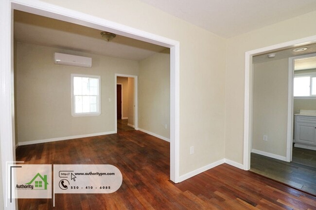 Building Photo - 7927 Evans Ln