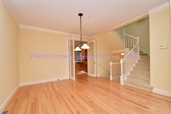 Building Photo - Coming Soon! 3 Bedroom Larkspur Townhouse.