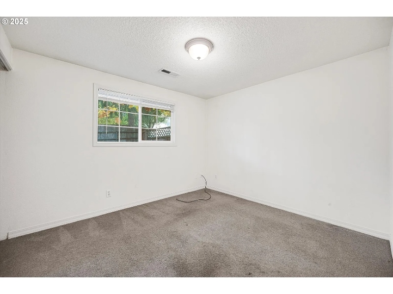 Building Photo - 6060 SW 170th Ave