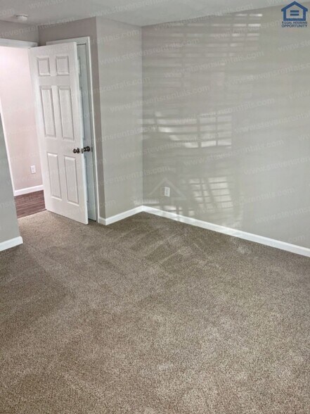 Building Photo - 107 Walker St