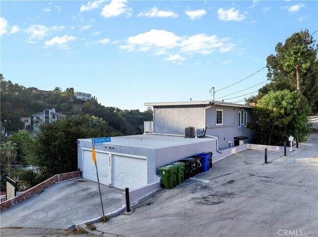 Building Photo - 3617 Sunswept Dr