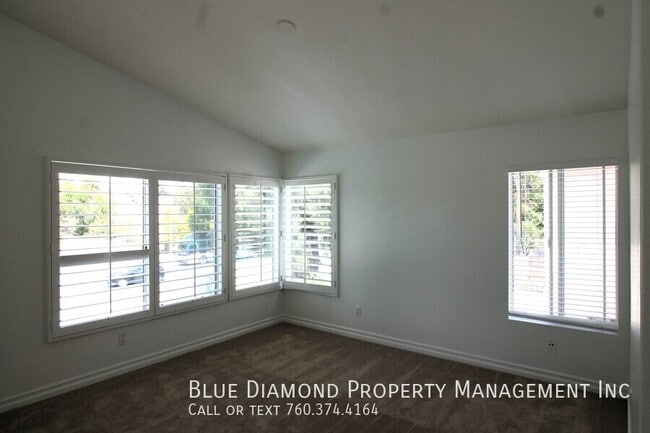 Building Photo - 801 Mosaic Cir