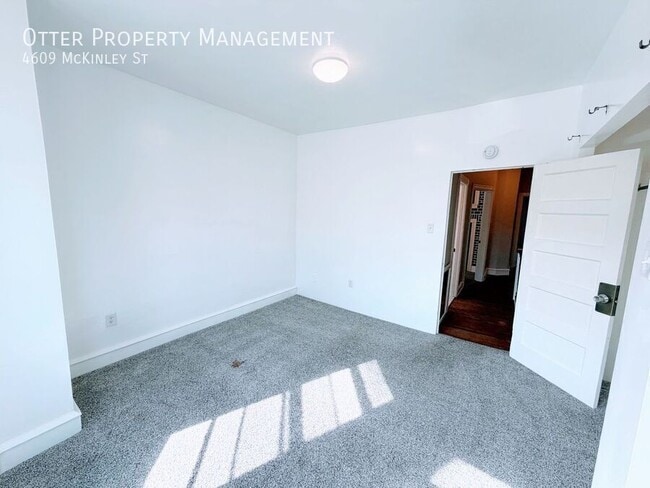 Building Photo - 4609 McKinley St