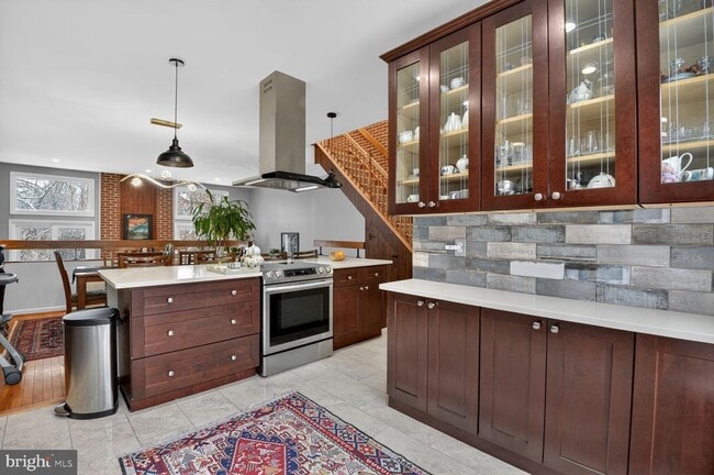 Building Photo - 7511 Bradley Blvd