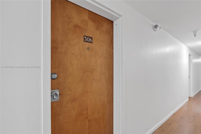 Building Photo - 1542 Drexel Ave