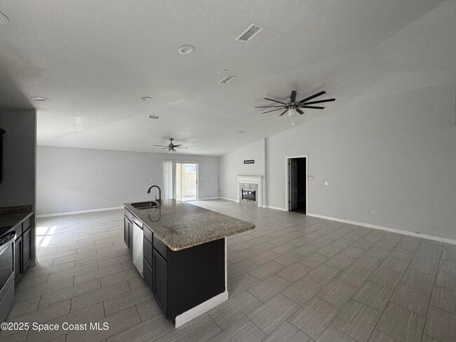 Building Photo - 8517 Ivanhoe Dr